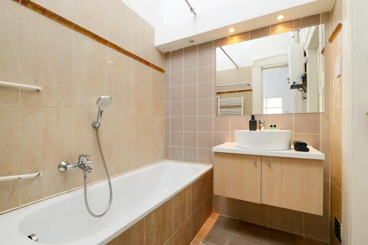 Akacfa 7 City Center Beautiful Apartment Budapest Bagian luar foto
