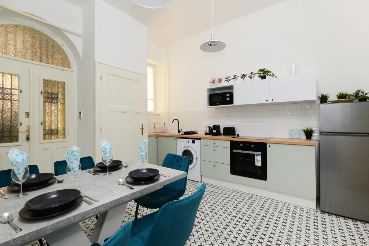 Akacfa 7 City Center Beautiful Apartment Budapest Bagian luar foto